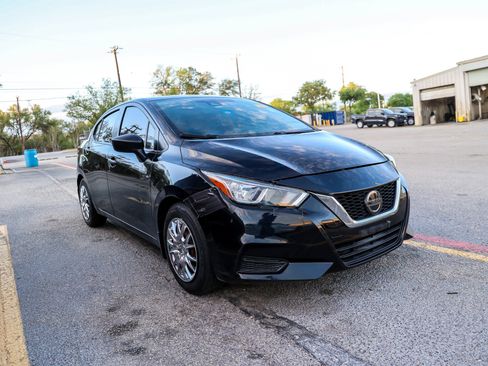 Used 2020 Nissan Versa S image 5