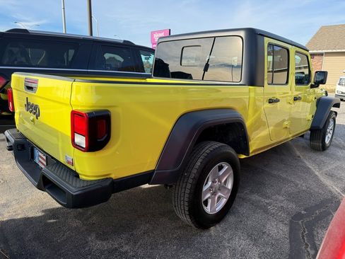 Used 2023 Jeep Gladiator Sport image 6