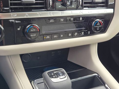 New 2026 Nissan Pathfinder SL AWD/4WD image 28