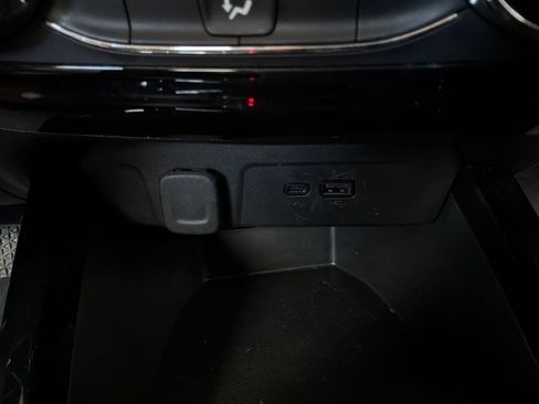 Used 2025 Chevrolet Trax LT FWD image 23