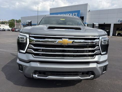 Used 2024 Chevrolet Silverado 2500 High Country w/ High Country Premium Package AWD/4WD image 11