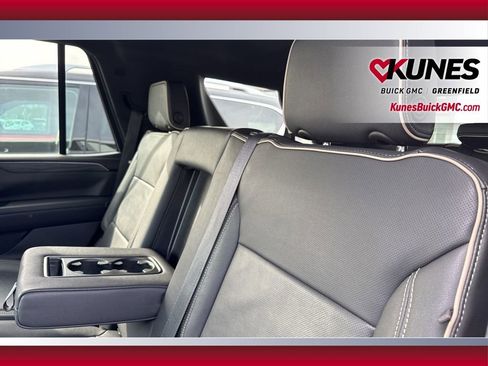 Used 2024 GMC Yukon SLT image 37