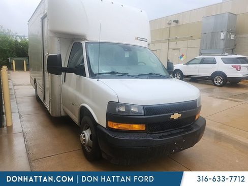 Used 2021 Chevrolet Express 3500 w/ Power Convenience Package RWD image 2