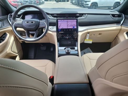 New 2025 Jeep Grand Cherokee Limited w/ Trailer Tow Package image 13