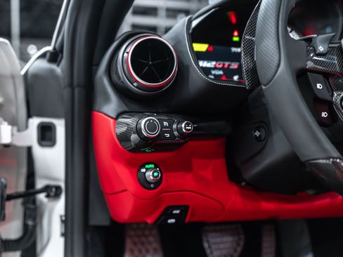 Used 2023 Ferrari 812 GTS RWD image 9