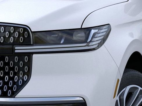 New 2025 Lincoln Navigator L Reserve AWD/4WD image 18