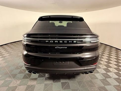 New 2025 Porsche Cayenne Coupe image 6