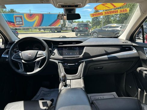 Used 2017 Cadillac XT5 Luxury w/ Driver Awareness Package AWD/4WD image 20