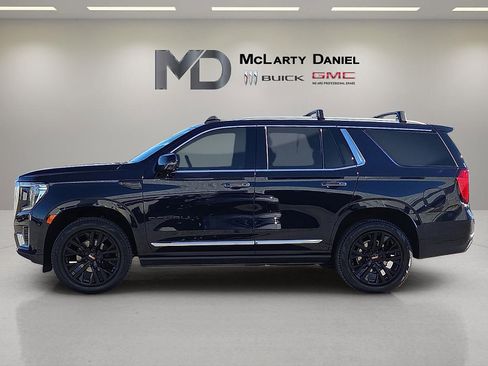 Used 2023 GMC Yukon Denali w/ Denali Reserve Package image 3