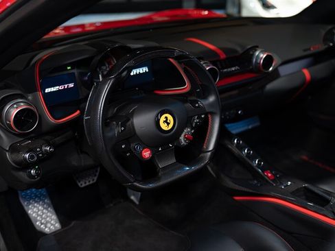 Used 2022 Ferrari 812 GTS RWD image 14