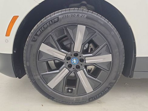 Used 2025 BMW iX xDrive50 image 11