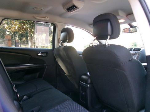 Used 2019 Dodge Journey SE w/ Connectivity Group image 21