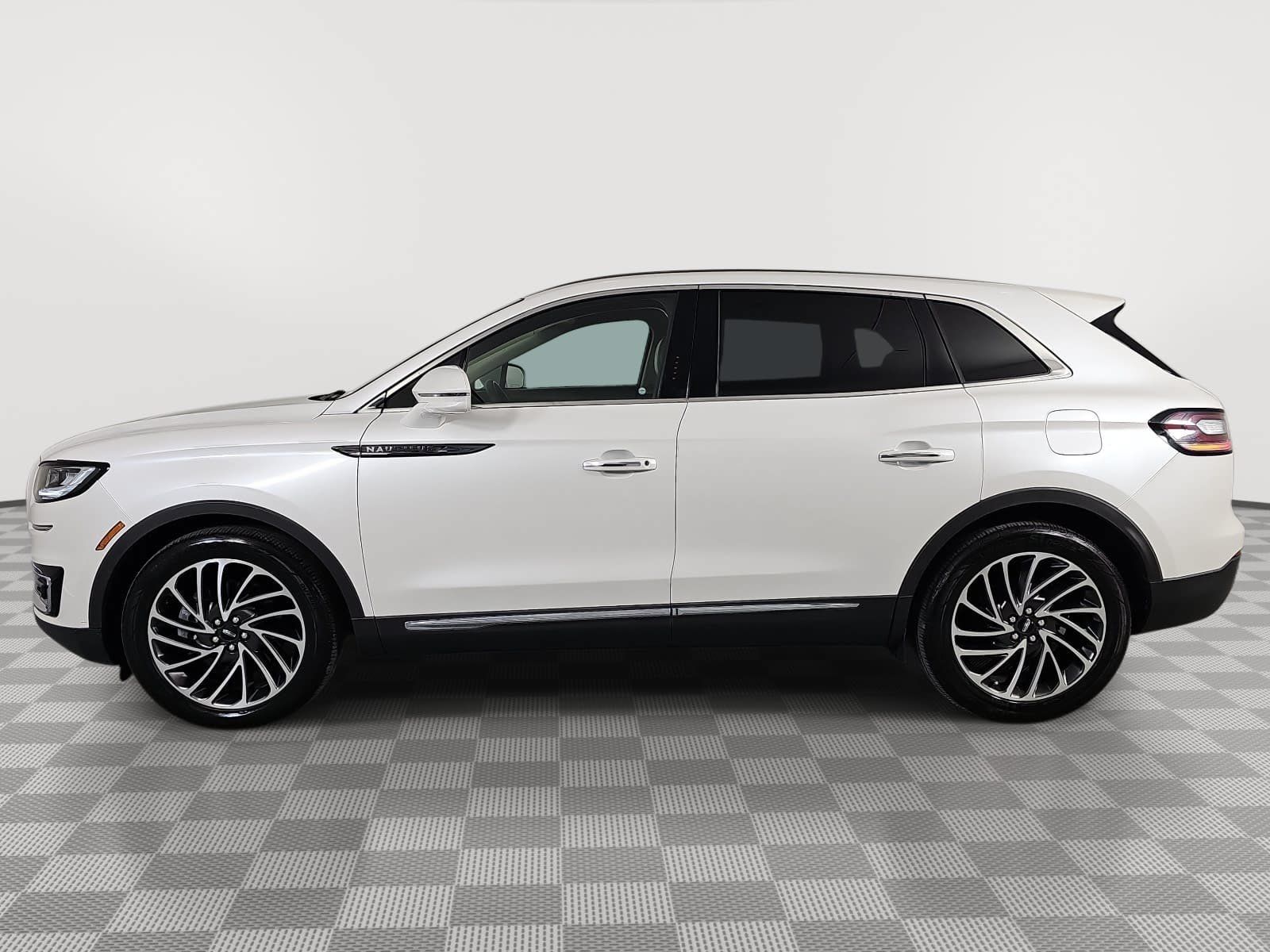 Used 2019 Lincoln Nautilus Reserve FWD image 5