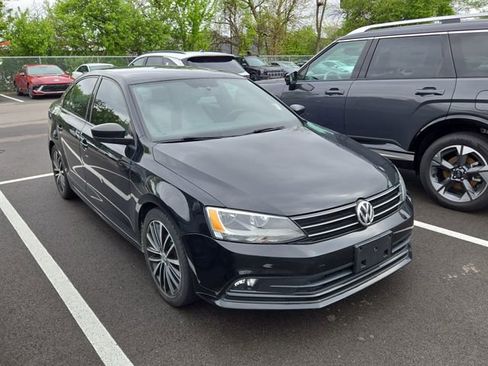 Used 2015 Volkswagen Jetta Sport FWD image 3