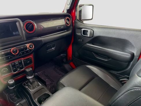 Used 2020 Jeep Wrangler Unlimited Sahara image 21