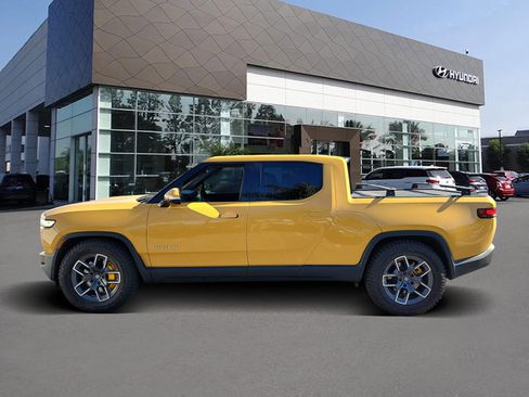 Used 2022 Rivian R1T Adventure image 3