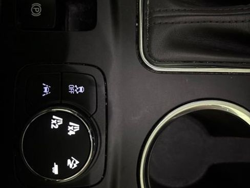 Used 2018 Chevrolet Traverse High Country AWD/4WD image 34