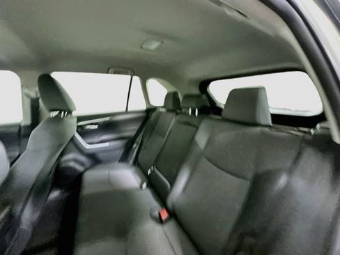 Used 2025 Toyota RAV4 XLE FWD image 27