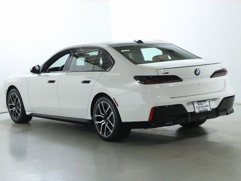 Used 2025 BMW 740i xDrive image 43