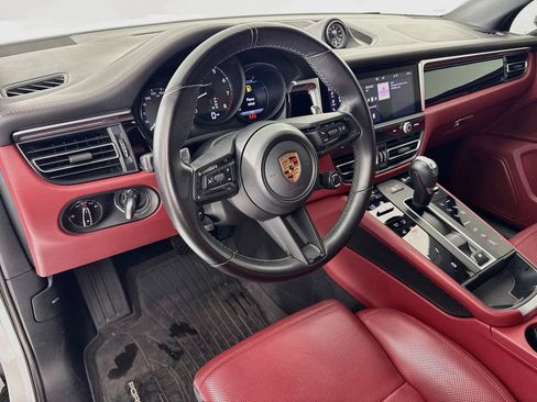 Certified 2023 Porsche Macan Turbo AWD/4WD image 4