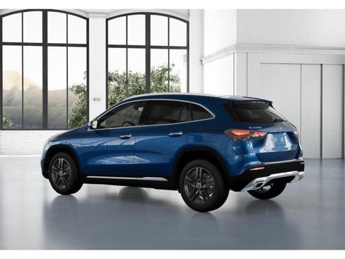 Certified 2025 Mercedes-Benz GLA 250 image 29