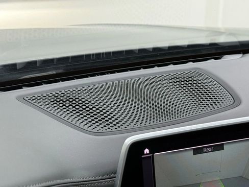 Used 2022 BMW 750i xDrive w/ Luxury Rear Seating Package image 25