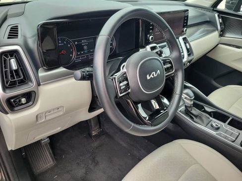 Used 2022 Kia Sorento S w/ Panoramic Sunroof Package FWD image 15