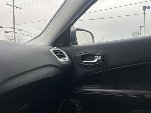 Used 2020 Jeep Compass Latitude image 22