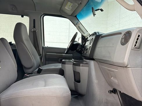 Used 2011 Ford E-350 and Econoline 350 XL w/ PWR Windows & Locks Group image 28