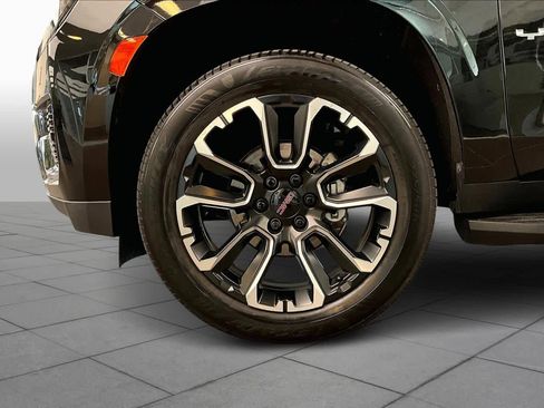 Used 2022 GMC Yukon SLE w/ Gmc Pro Safety Plus Package image 11