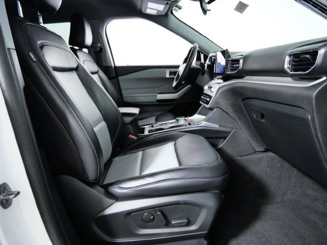Certified 2023 Ford Explorer XLT w/ Equipment Group 202A AWD/4WD image 9