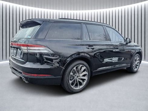 New 2026 Lincoln Aviator 2WD w/ Jet Appearance Package image 3