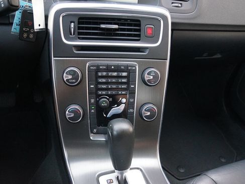 Used 2012 Volvo S60 T5 image 37