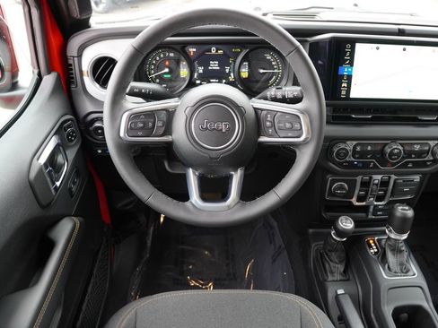 Certified 2025 Jeep Wrangler Unlimited Sahara image 19