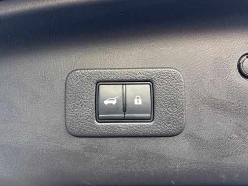 Used 2022 Nissan Armada Platinum w/ Captain's Chairs Package image 9