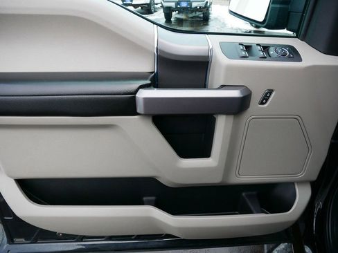 Used 2019 Ford F150 XLT w/ Equipment Group 302A Luxury image 9