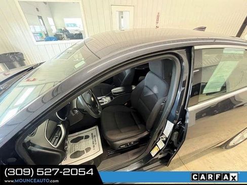 Used 2023 Chevrolet Malibu LT image 17