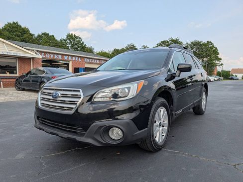 Used 2015 Subaru Outback 2.5i Premium AWD/4WD image 2