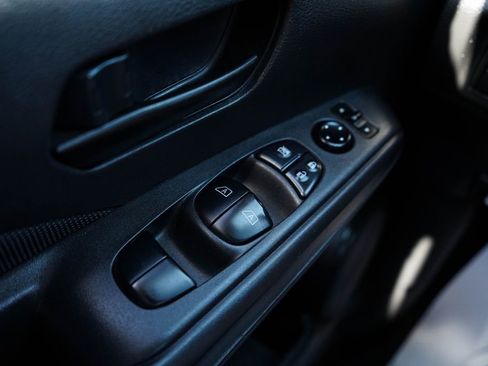 Used 2022 Nissan Kicks S FWD image 28