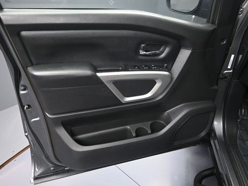 Used 2024 Nissan Titan SV w/ Accessory Utility Package image 10