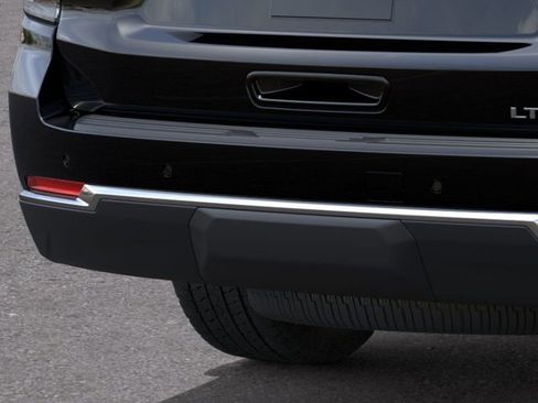 New 2026 Chevrolet Suburban LT image 14