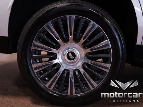 Used 2022 Cadillac Escalade Premium Luxury image 22