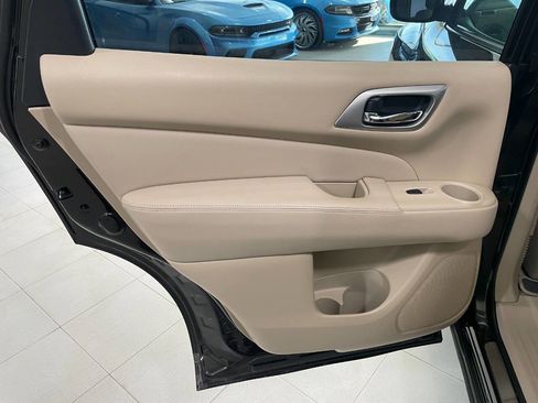 Used 2015 Nissan Pathfinder Platinum image 19