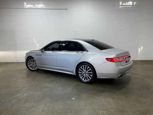 Used 2017 Lincoln Continental Select AWD/4WD image 5