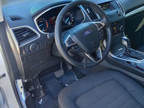 Used 2018 Ford Edge SEL image 9