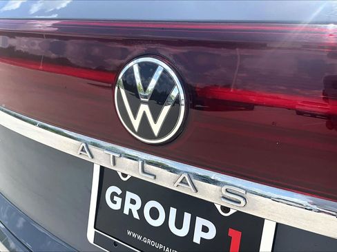 Used 2024 Volkswagen Atlas Cross Sport SEL Premium R-Line AWD/4WD image 9