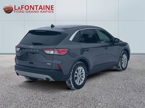 Used 2020 Ford Escape SE image 7