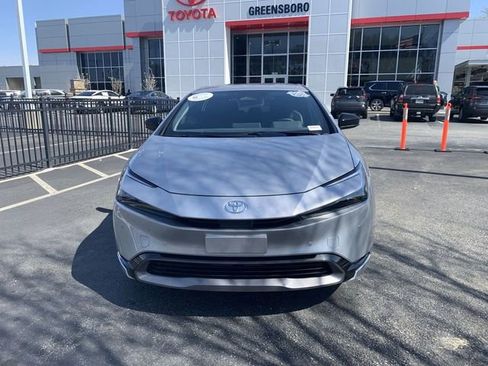 Used 2024 Toyota Prius XLE image 3