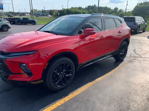 Used 2024 Chevrolet Blazer RS w/ Driver Confidence II Package AWD/4WD image 2