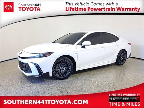 Used 2025 Toyota Camry LE image 1